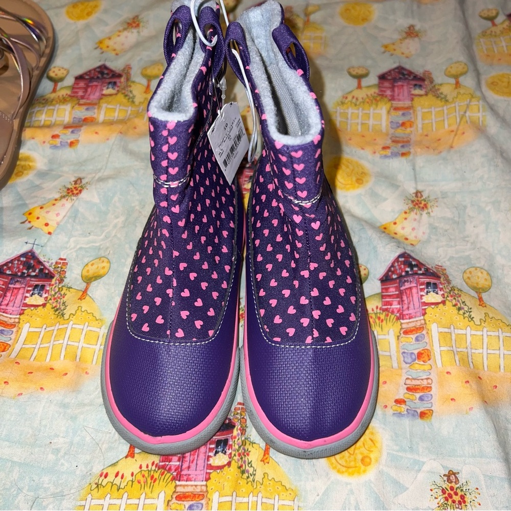 See Kai Run Kids Boots in Purple with Pink Hearts - Picture 9 of 16